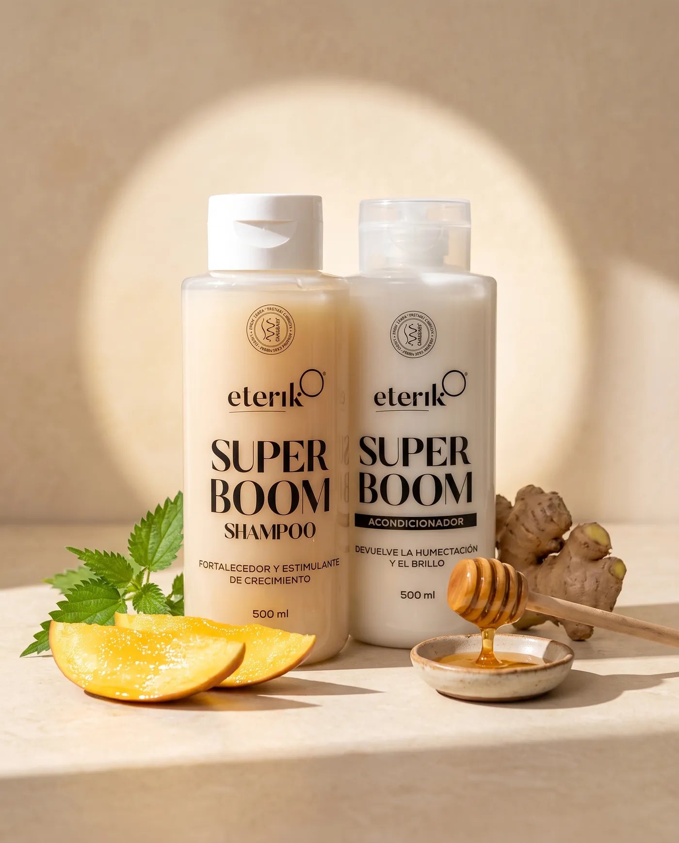 Super Boom Shampoo y Acondicionador de Eterik junto a mango, jengibre, miel y ortiga